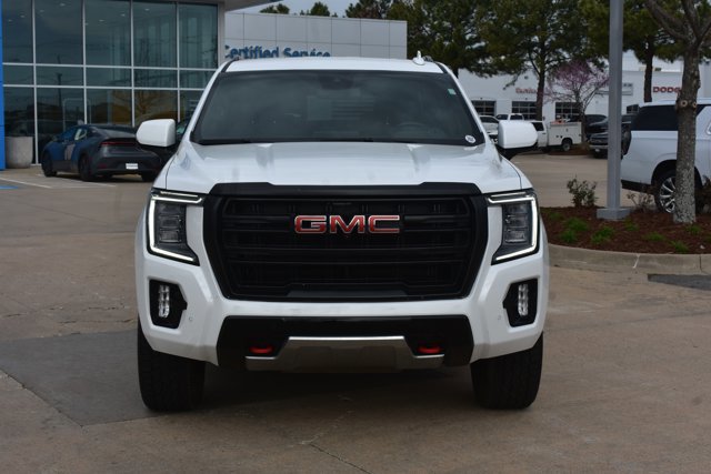 Used 2023 GMC Yukon AT4 w/ Technology Package image 2