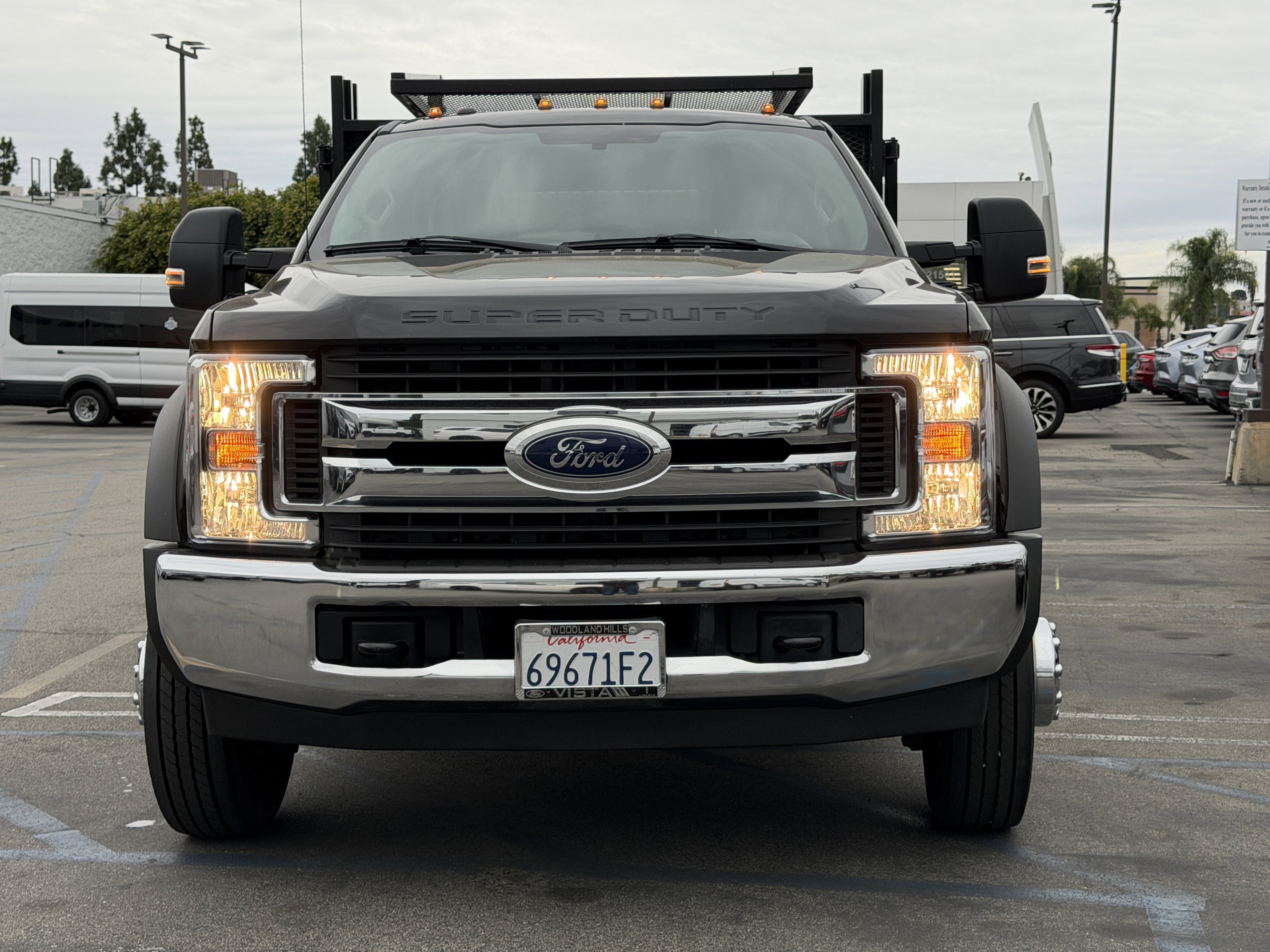Used 2017 Ford F550 2WD Crew Cab Super Duty image 2