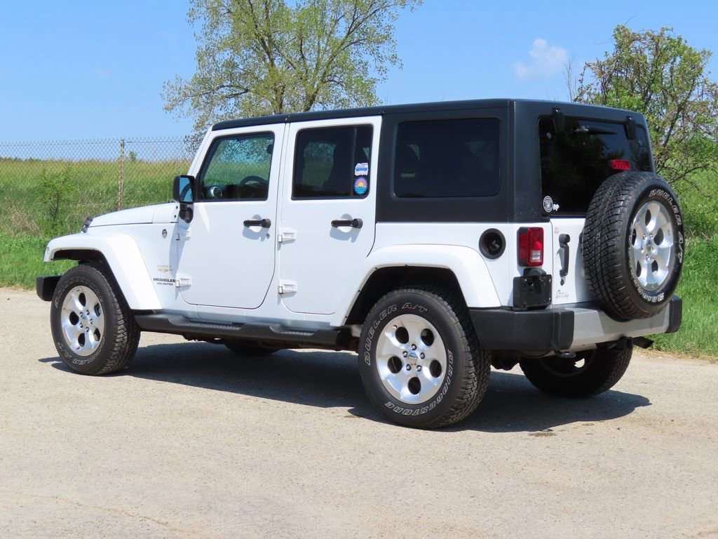 Used 2013 Jeep Wrangler Unlimited Sahara w/ Dual Top Group AWD/4WD image 6
