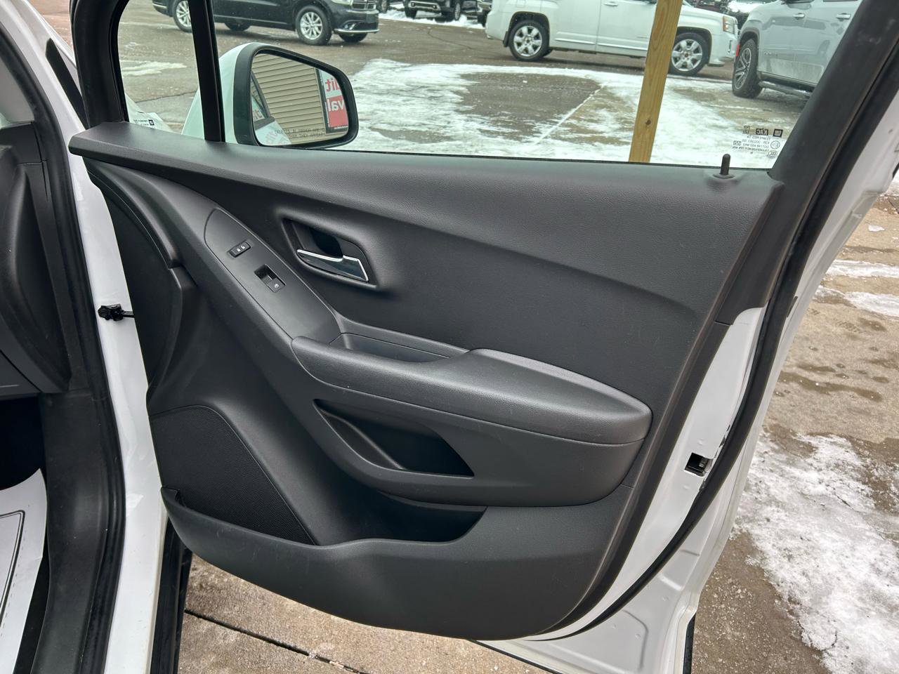 Used 2020 Chevrolet Trax LS w/ Tint and Cruise Package FWD image 15