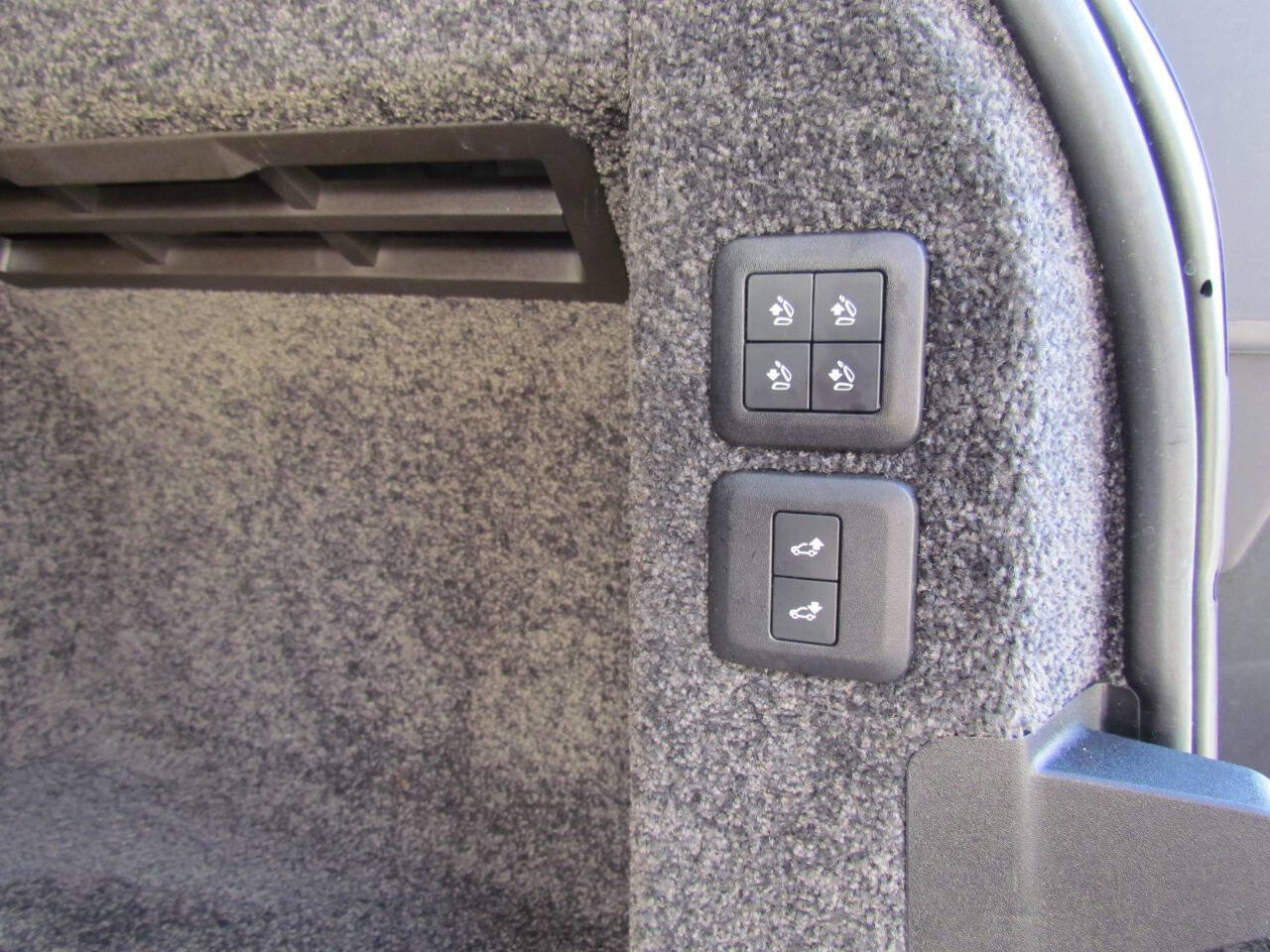 Used 2018 Land Rover Range Rover Supercharged image 15