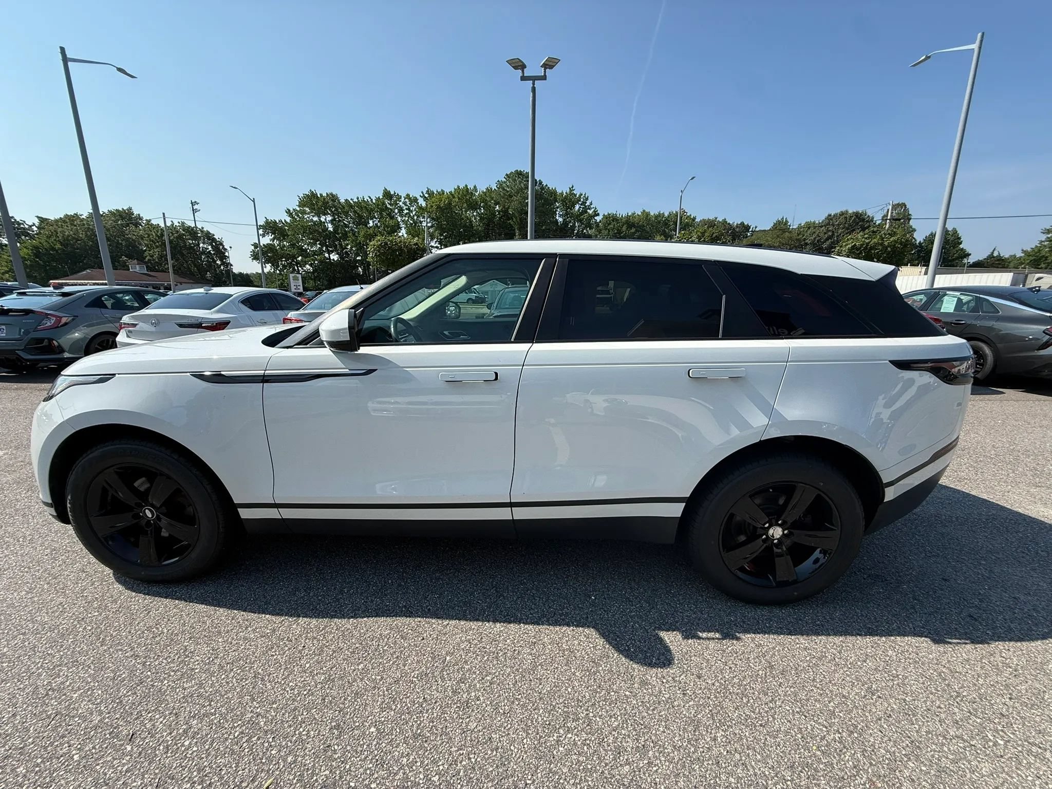 Used 2020 Land Rover Range Rover Velar S AWD/4WD image 4