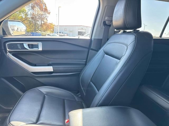 Used 2024 Ford Explorer XLT w/ Equipment Group 202A image 19