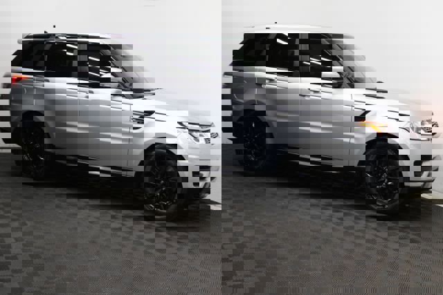 Used 2016 Land Rover Range Rover Sport SE image 3