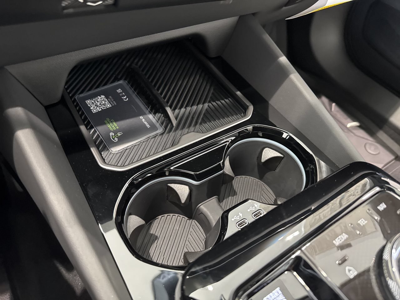 New 2026 BMW 550e xDrive AWD/4WD image 31