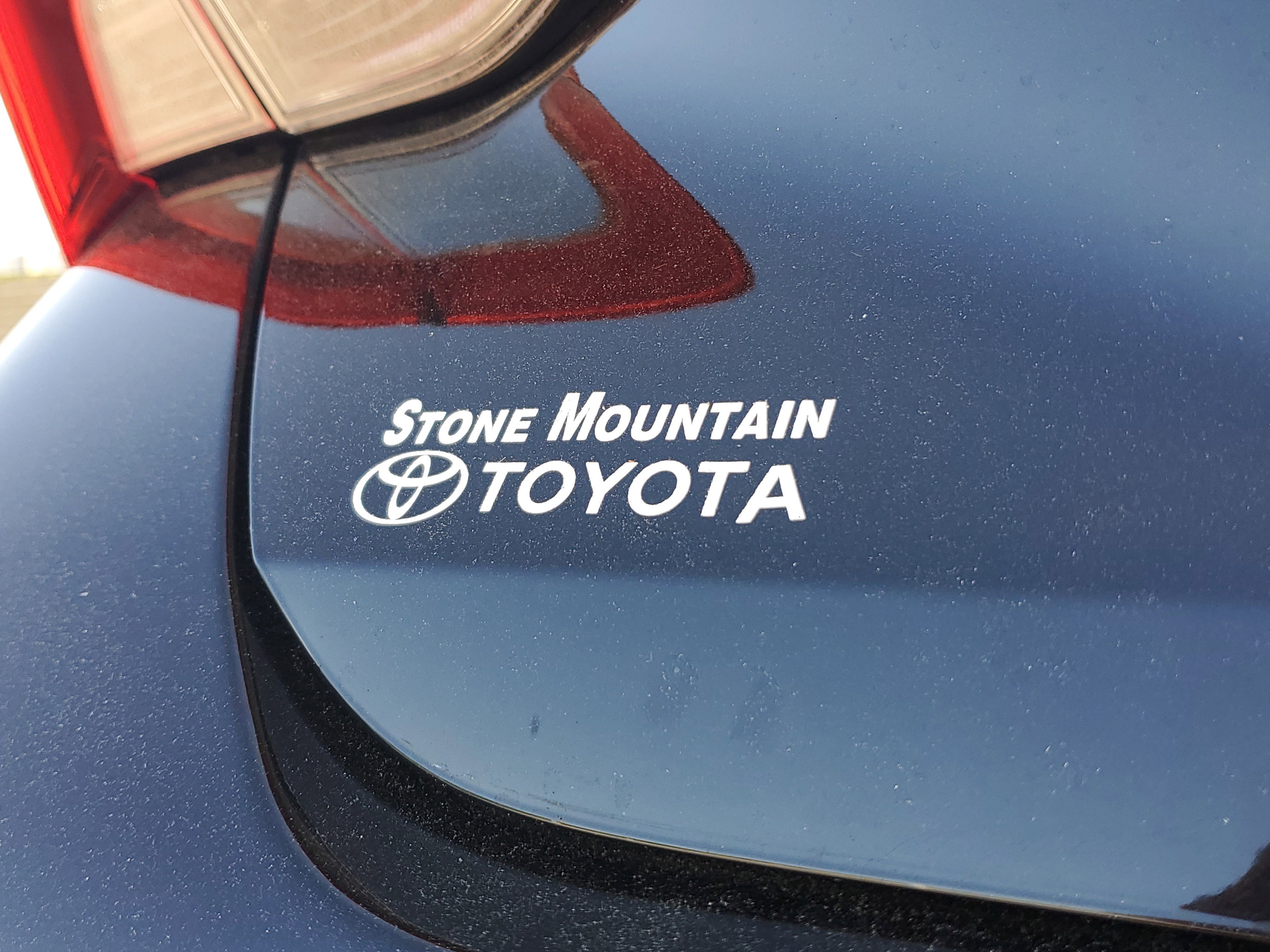 Used 2022 Toyota Avalon Limited FWD image 8