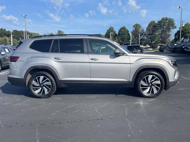 Certified 2026 Volkswagen Atlas SE w/ Panoramic Sunroof Package FWD image 8