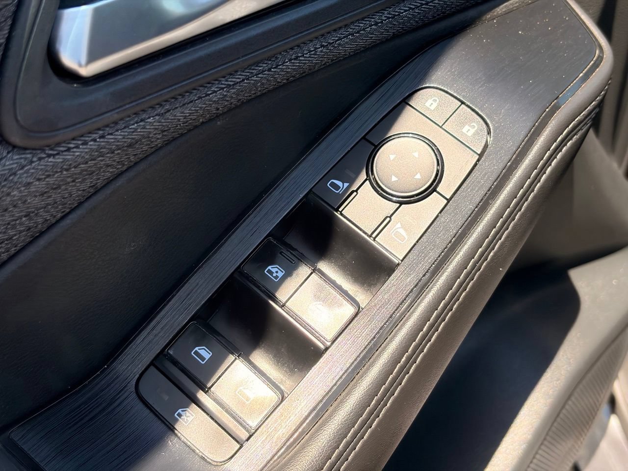 Used 2021 Nissan Rogue SV FWD image 19