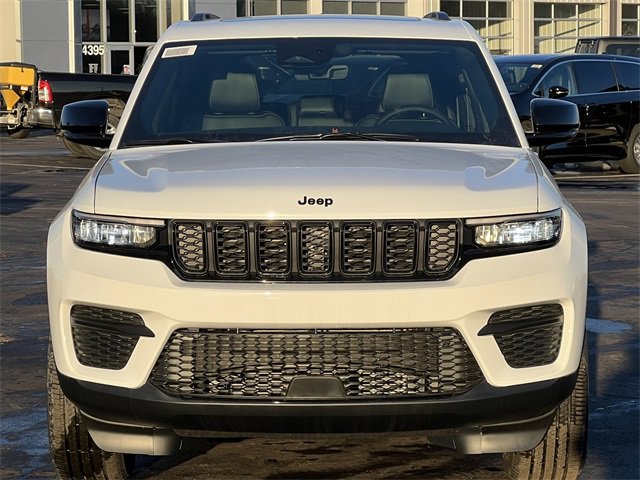 New 2025 Jeep Grand Cherokee Altitude image 42