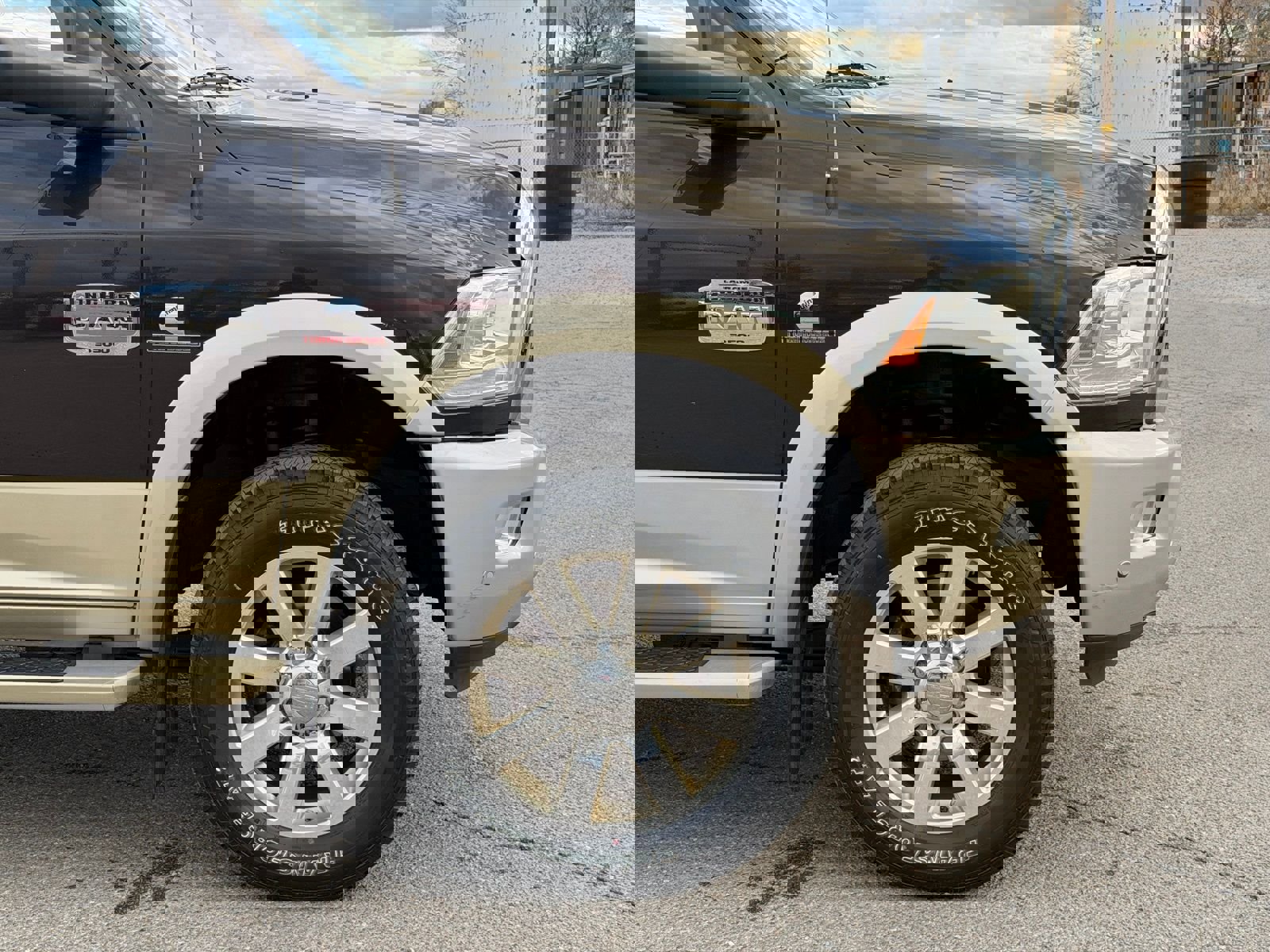 Used 2017 RAM 3500 Laramie Longhorn image 4