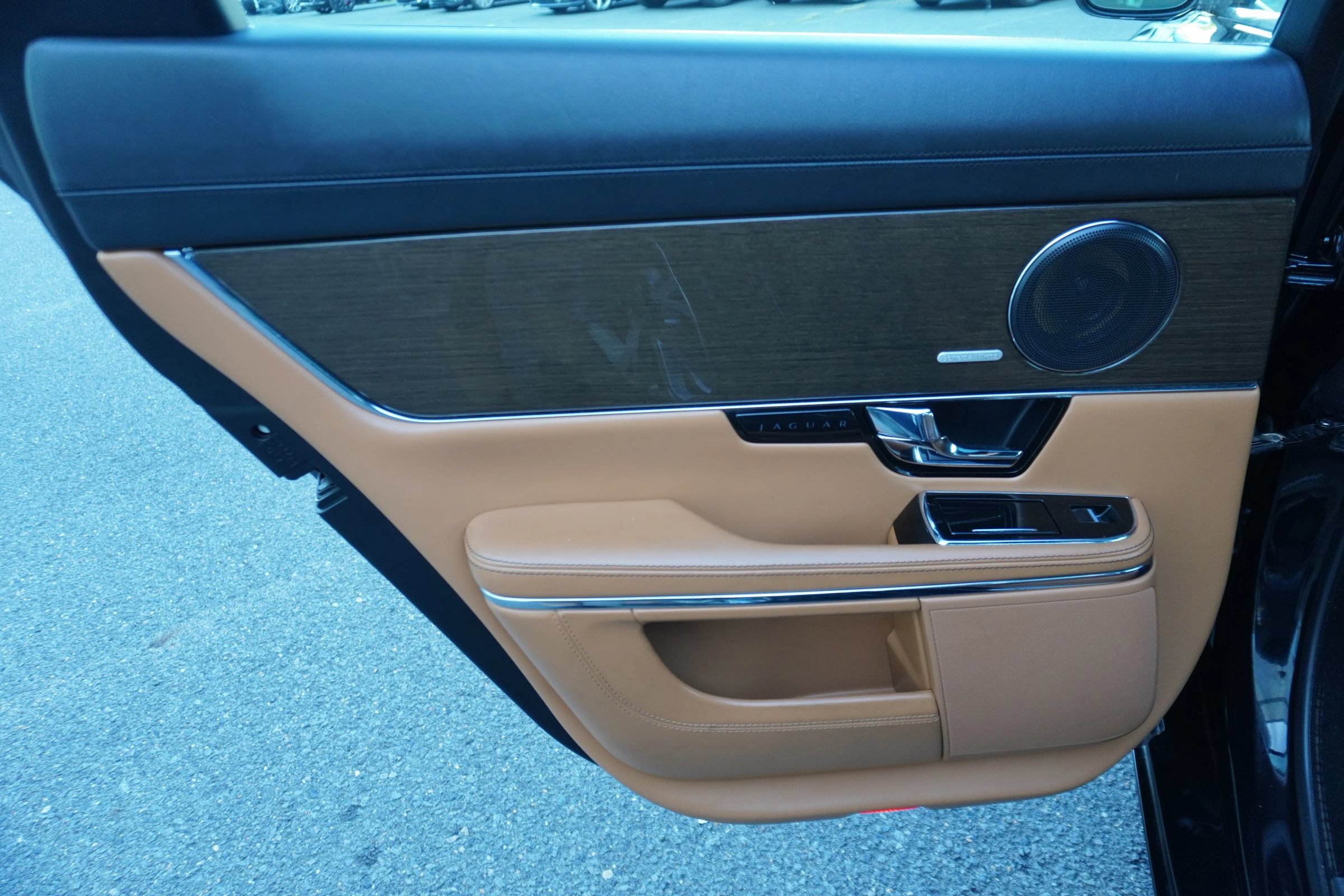 Used 2012 Jaguar XJ Supercharged RWD image 14