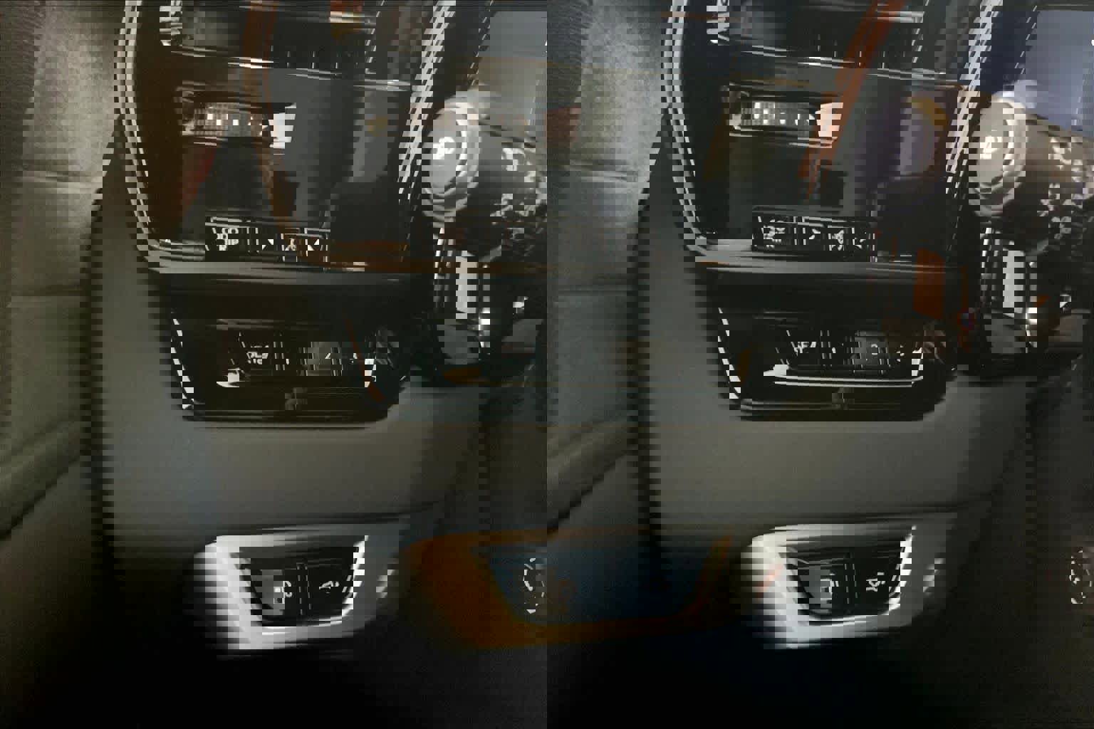 Used 2025 Lexus RX 350 Luxury w/ Convenience Package image 34