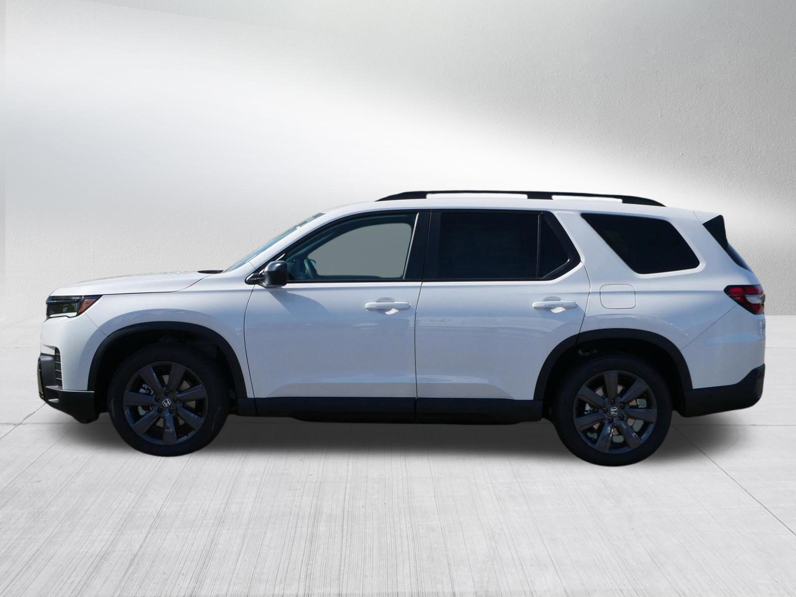 New 2026 Honda Pilot Sport image 4