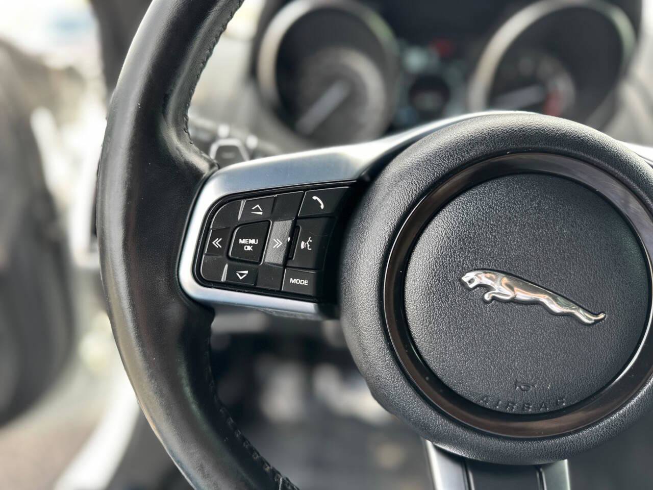 Used 2019 Jaguar F-TYPE Convertible RWD image 22