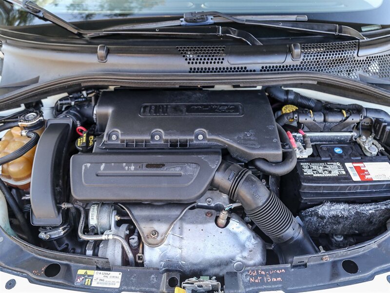 Used 2019 FIAT 500 Lounge FWD image 34