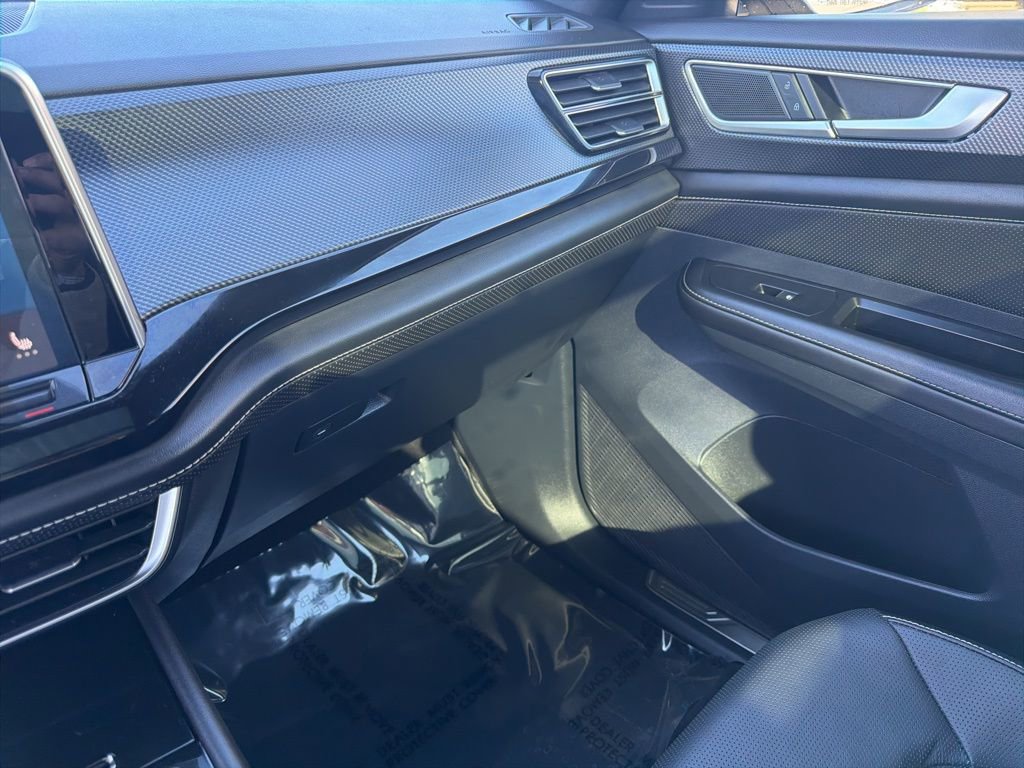 Used 2025 Volkswagen Atlas Cross Sport SEL R-Line image 29