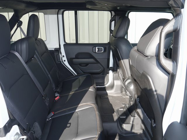 Used 2024 Jeep Wrangler Sahara w/ Technology Group image 27