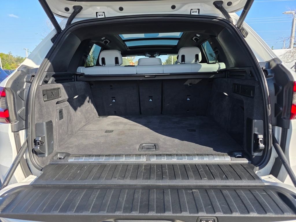 Used 2023 BMW X5 xDrive45e image 14