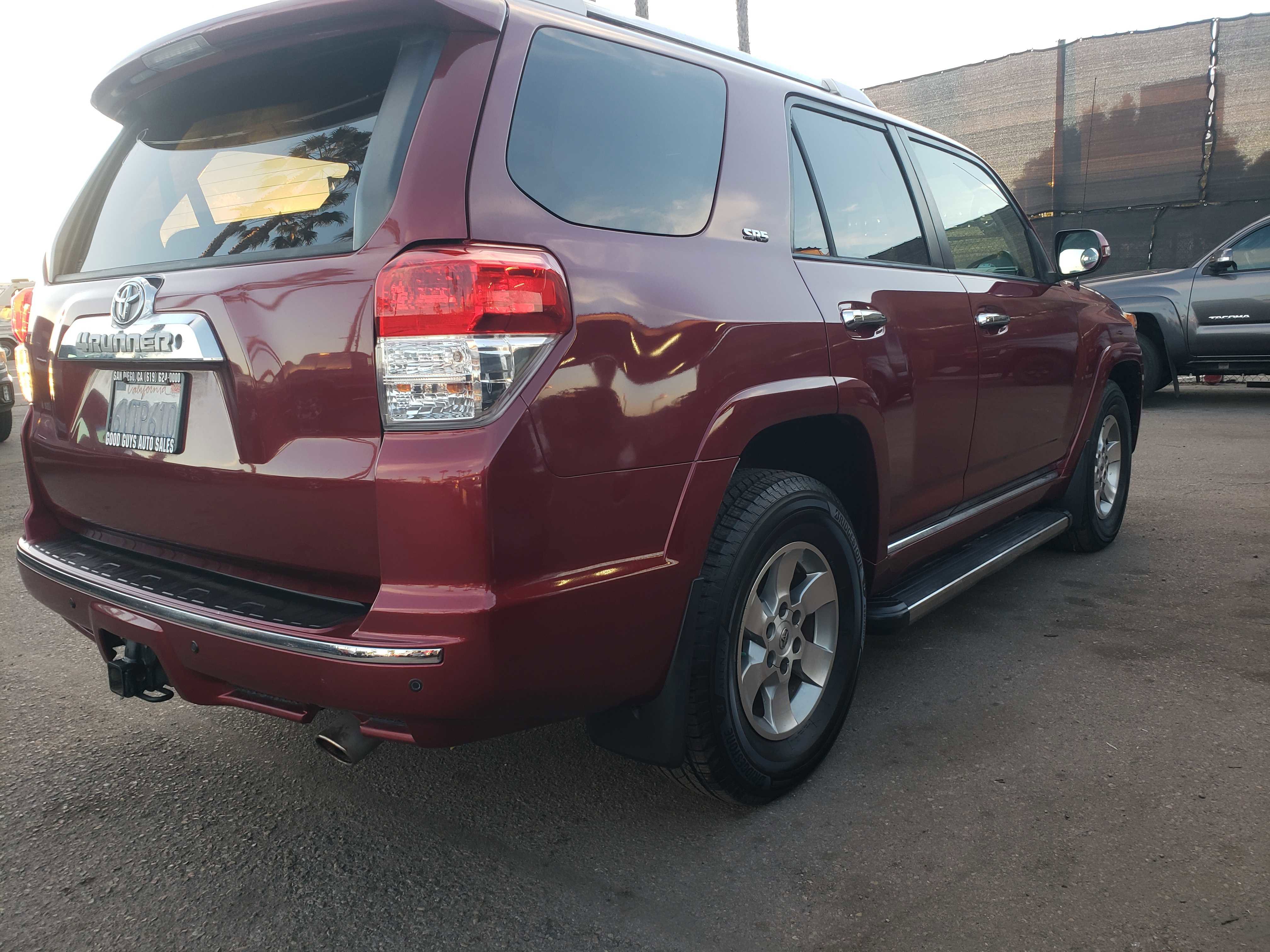 Used 2013 Toyota 4Runner SR5 w/ Convenience Pkg image 4