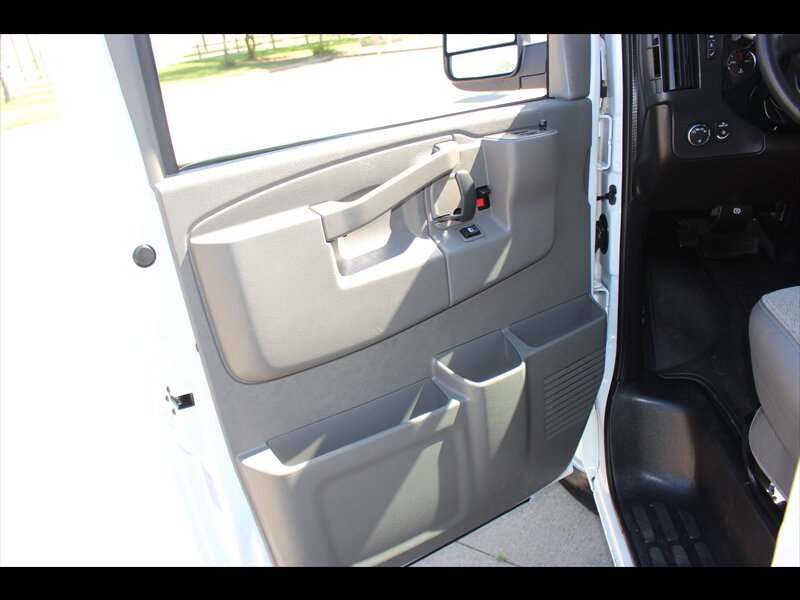 Used 2025 Chevrolet Express 3500 LS RWD image 20