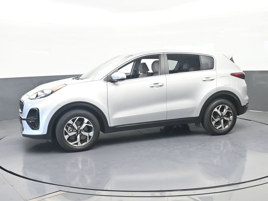 Used 2022 Kia Sportage LX image 2