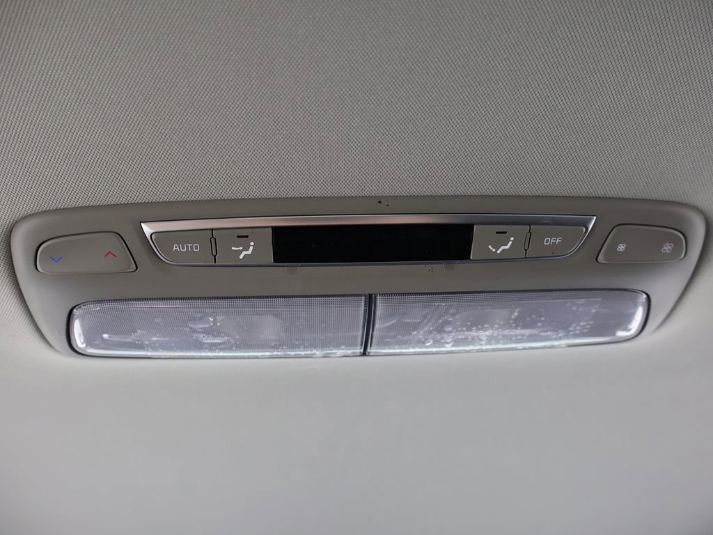 Used 2022 Kia Telluride LX FWD image 52
