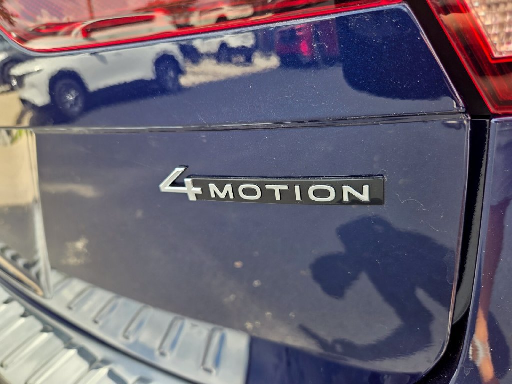 Used 2024 Volkswagen Tiguan SEL R-Line AWD/4WD image 13