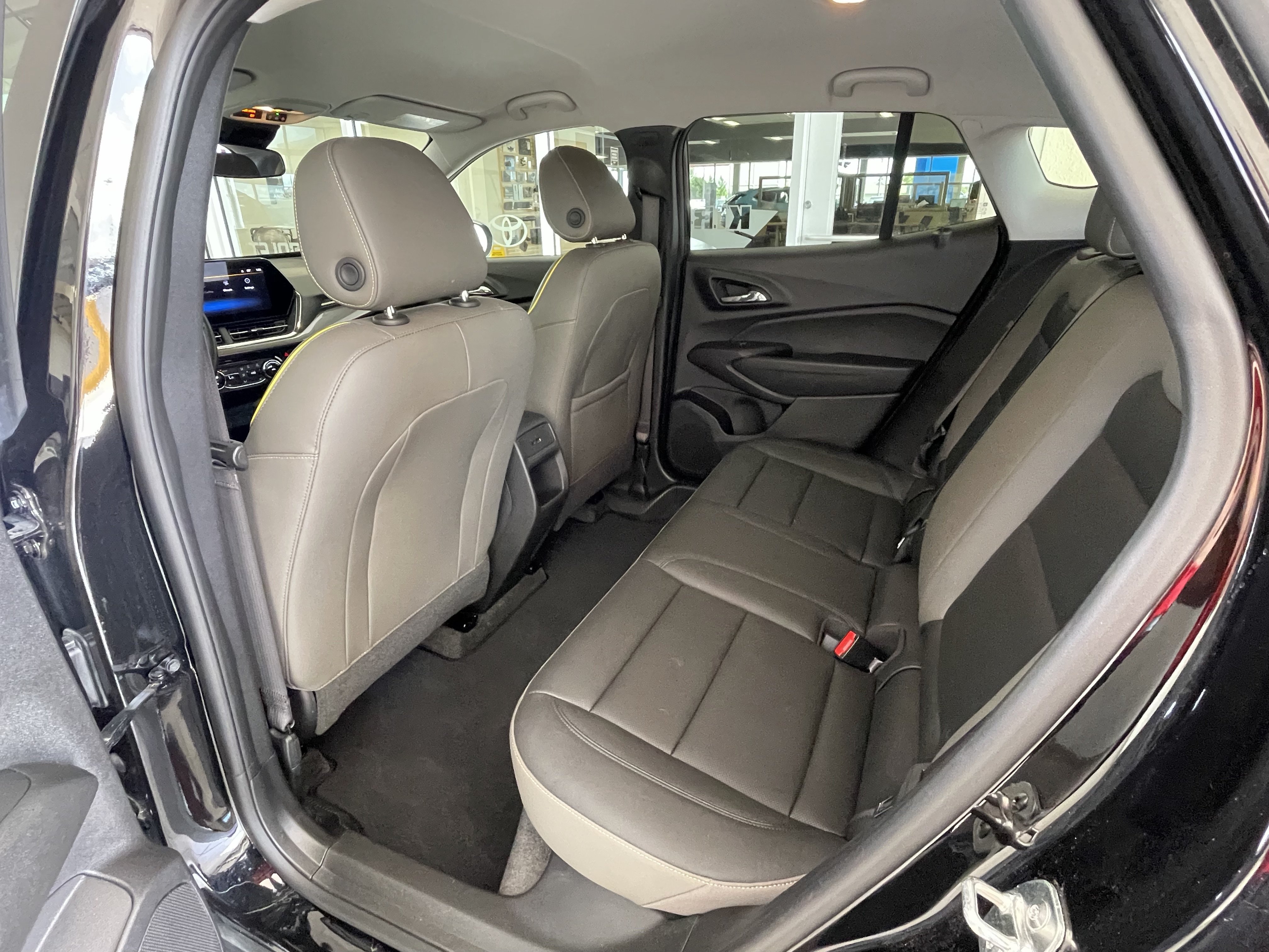 Certified 2025 Chevrolet Trax ACTIV w/ Driver Confidence Package FWD image 14