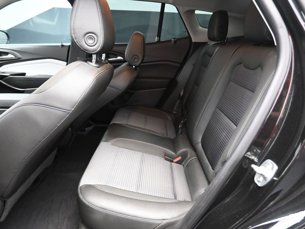 Used 2025 Chevrolet Trax LT w/ Driver Confidence Package image 12