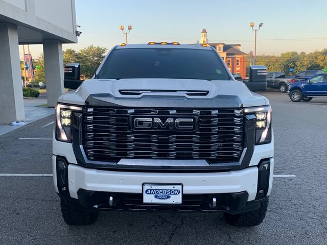 Used 2024 GMC Sierra 2500 Denali Ultimate AWD/4WD image 2