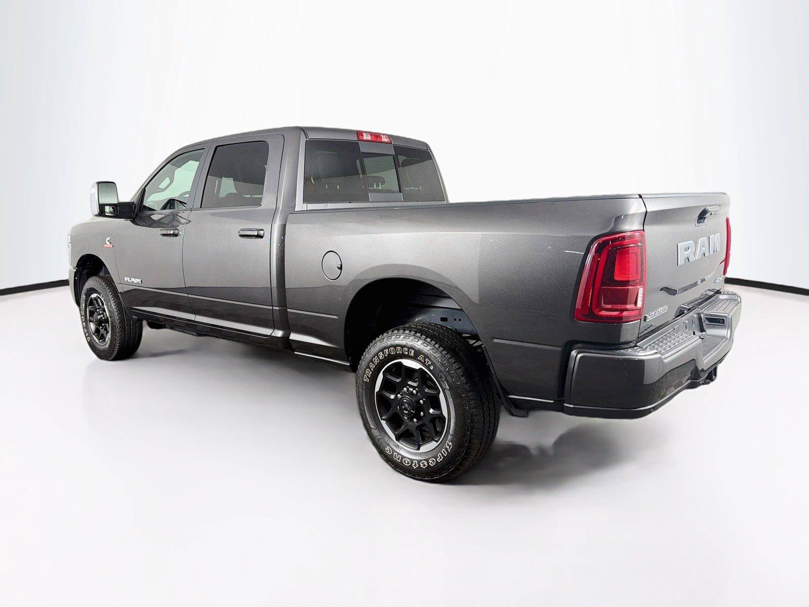Used 2026 RAM 2500 Laramie AWD/4WD image 9