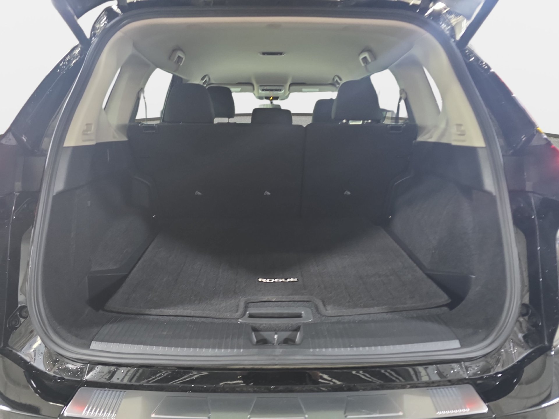 Certified 2026 Nissan Rogue SV FWD image 12