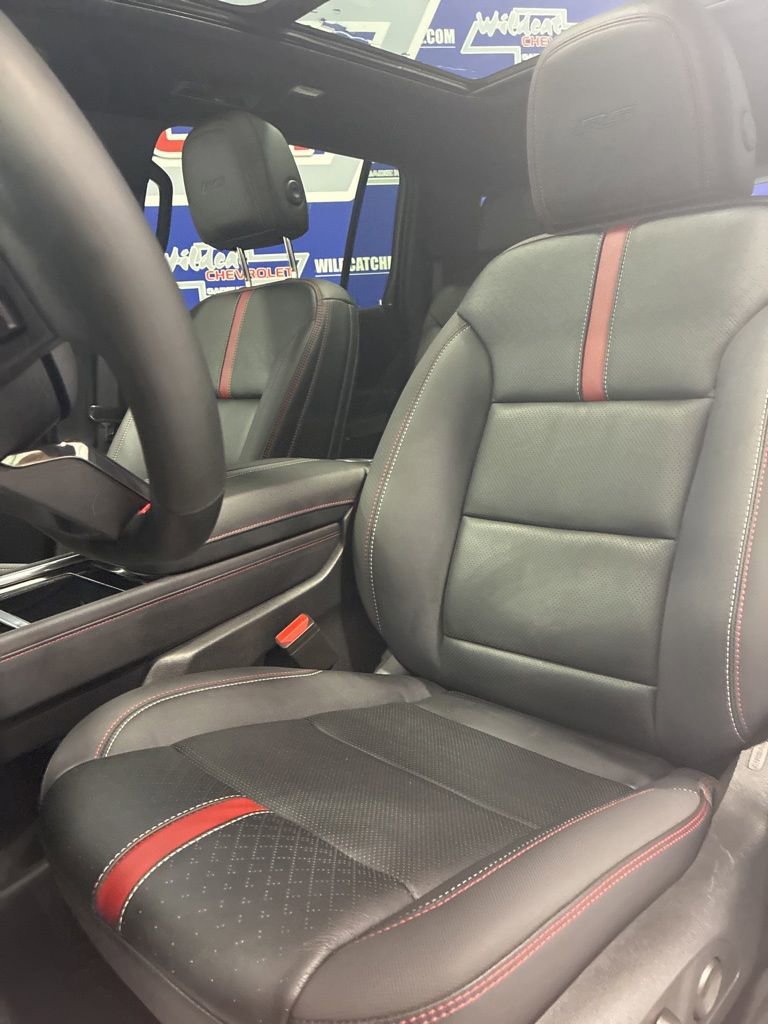 Used 2026 Chevrolet Traverse RS FWD image 15