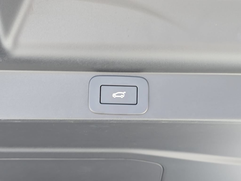 Used 2025 Land Rover Range Rover SE AWD/4WD image 13