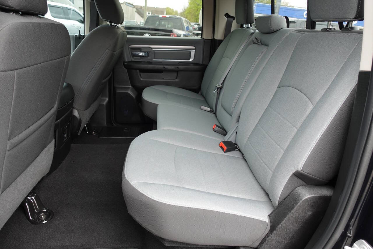 Used 2023 RAM 1500 Classic SLT w/ Electronics Convenience Group AWD/4WD image 23