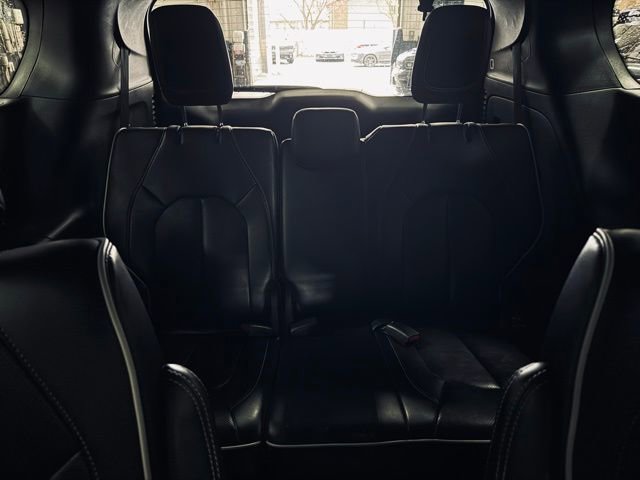 Used 2025 Chrysler Pacifica Limited image 24