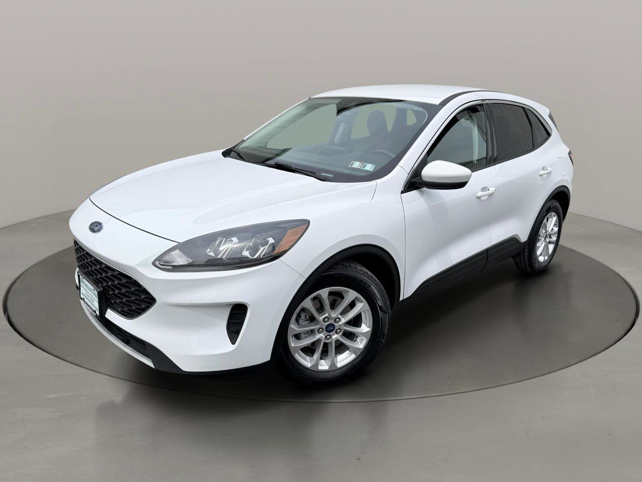 Used 2021 Ford Escape SE FWD image 1