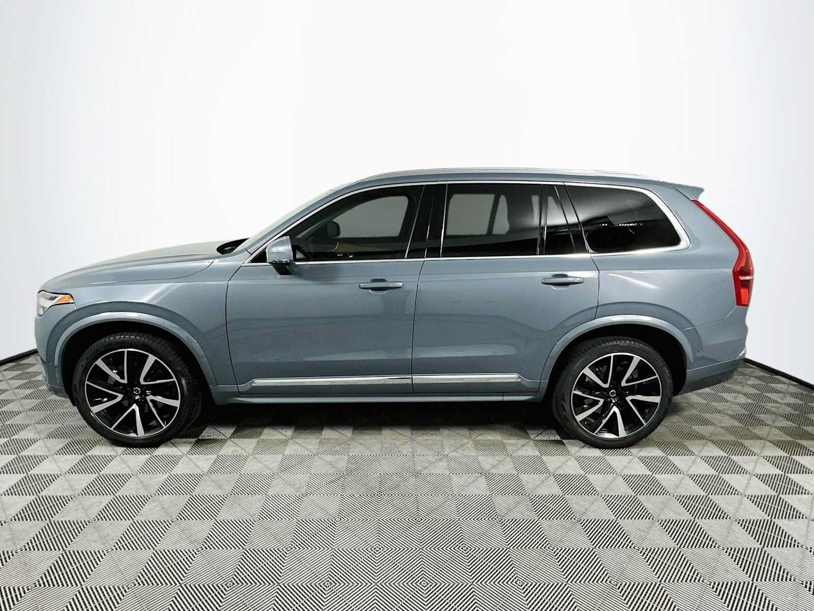 Used 2023 Volvo XC90 B5 Plus w/ Protection Package Premier AWD/4WD image 4