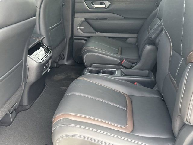 New 2026 Nissan Armada SL w/ Captain's Chari Seat Package RWD image 18