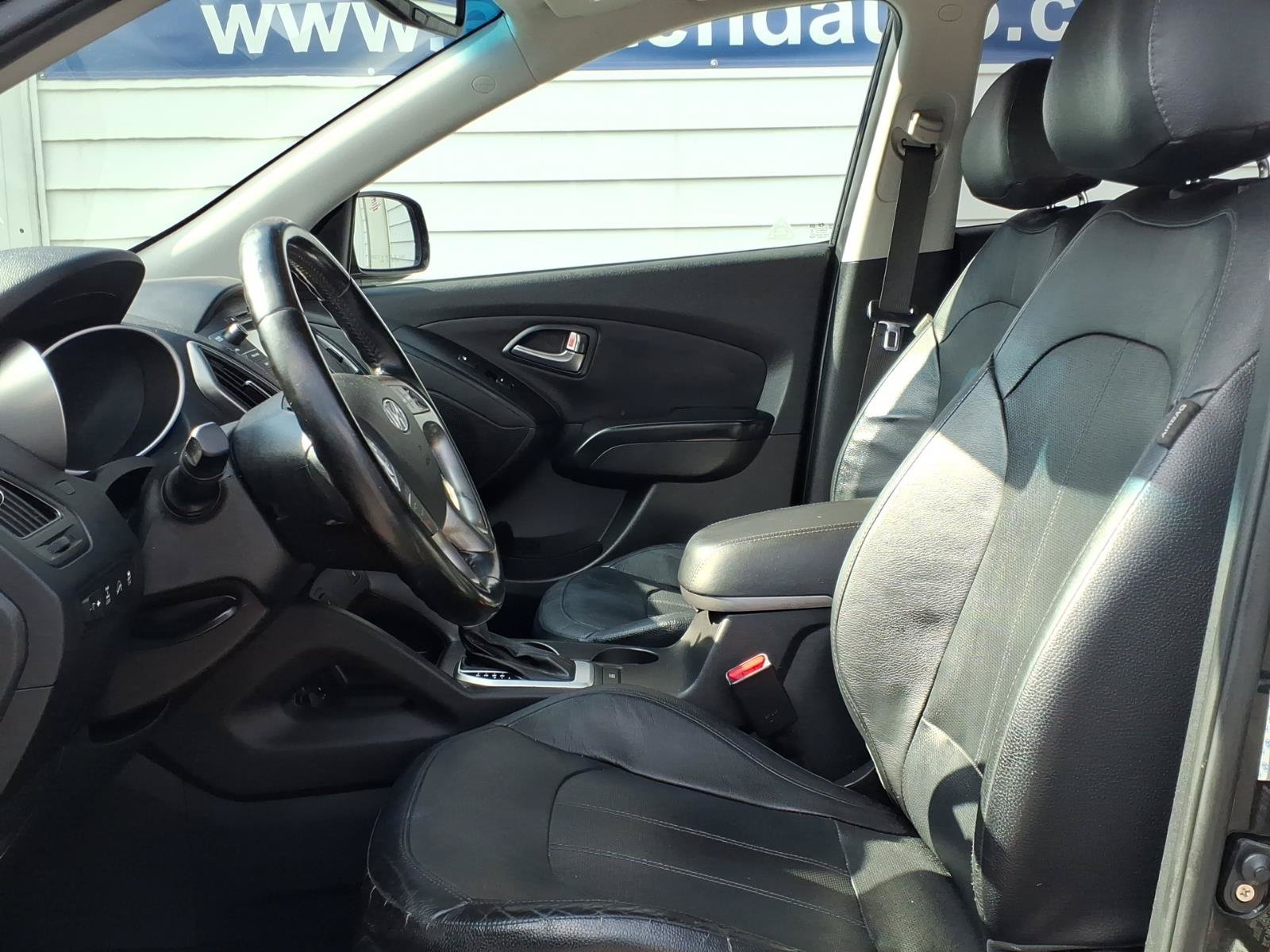Used 2015 Hyundai Tucson Limited w/ Option Group 03 AWD/4WD image 7