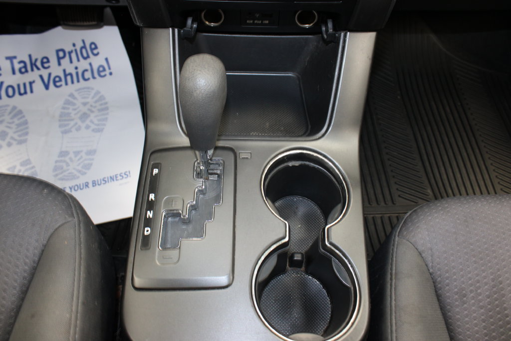 Used 2012 Kia Sorento FWD w/ Third Row Pkg image 13