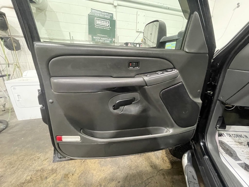 Used 2007 Chevrolet Silverado 2500 LT w/ Heavy-Duty Power Package image 35