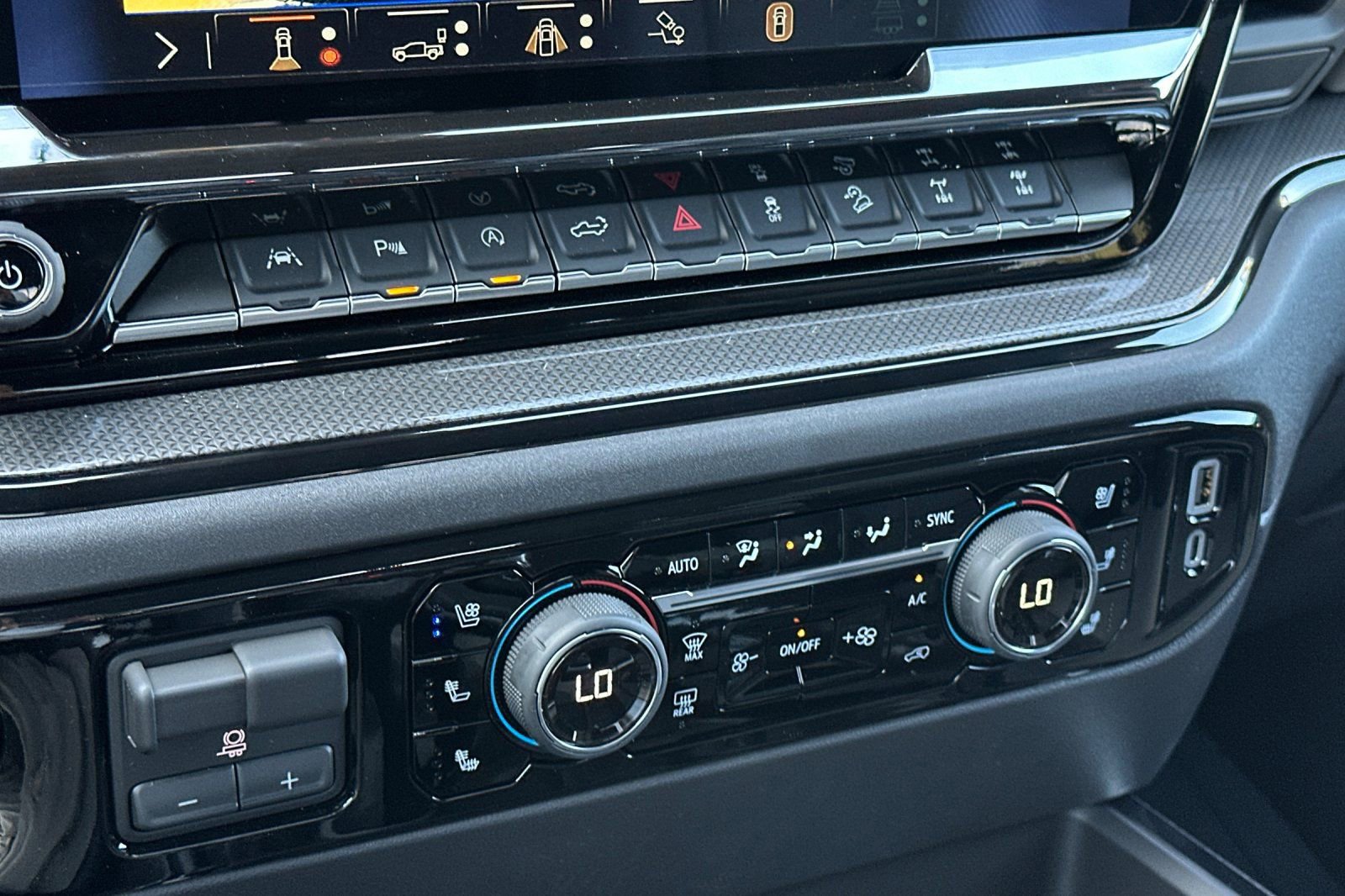 New 2026 Chevrolet Silverado 1500 ZR2 w/ LPO, Dark Essentials Package AWD/4WD image 20