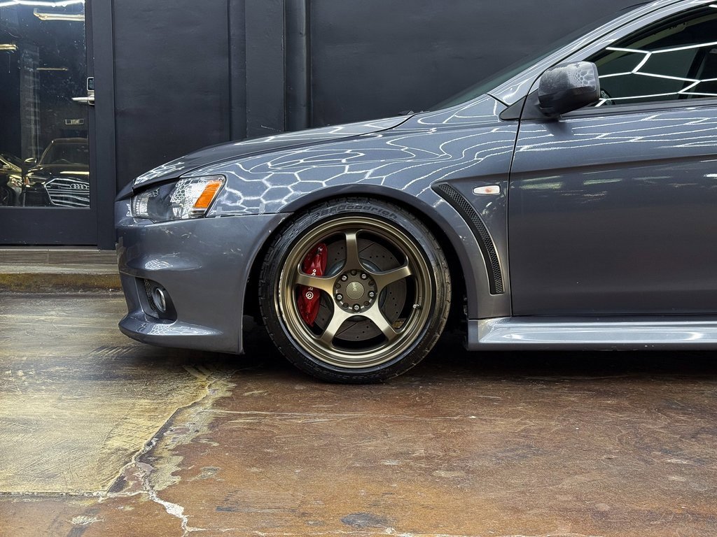 Used 2010 Mitsubishi Lancer Evolution SE image 3