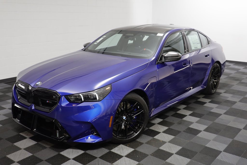 New 2026 BMW M5 w/ Carbon Package image 2