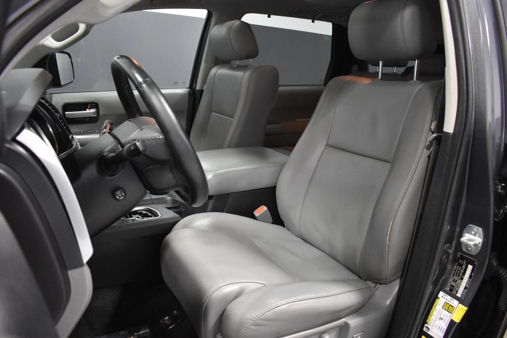 Used 2018 Toyota Sequoia Limited w/ Safety & Convenience Package AWD/4WD image 3