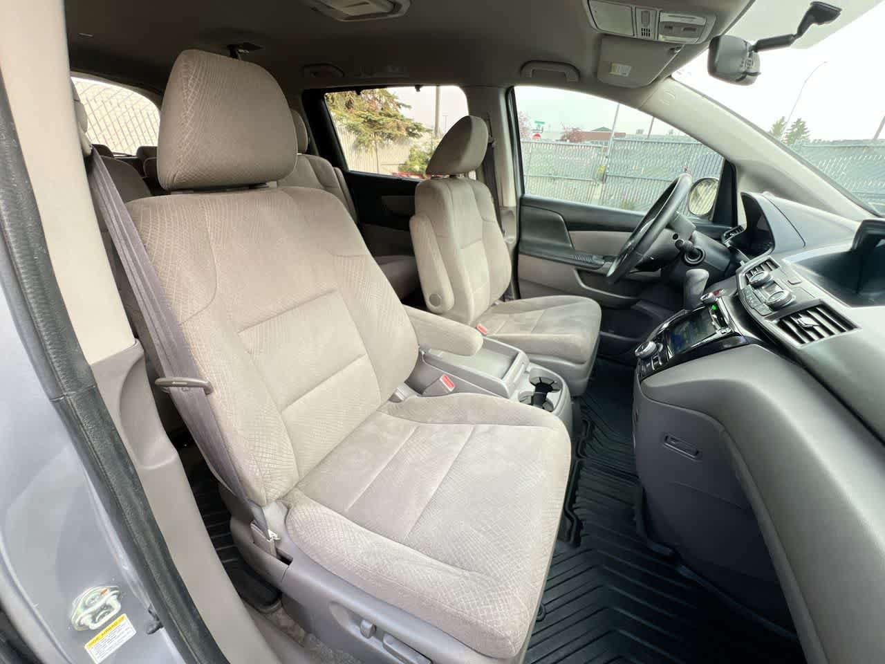 Used 2017 Honda Odyssey SE image 28
