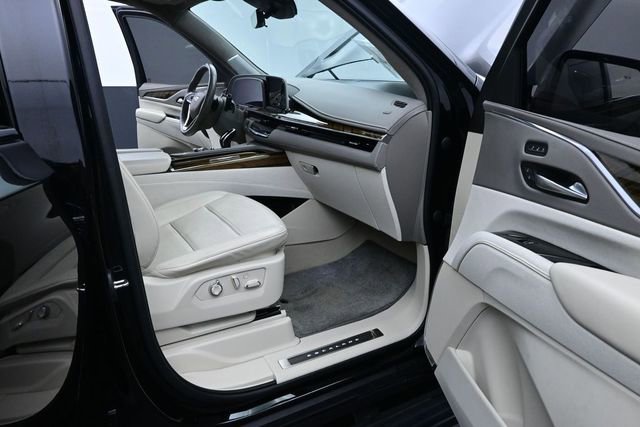Used 2022 Cadillac Escalade Premium Luxury Platinum AWD/4WD image 19