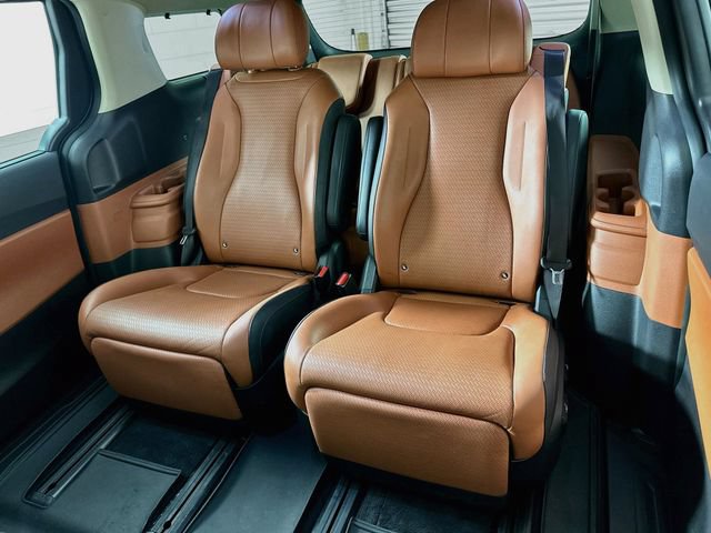 Used 2024 Kia Carnival SX Prestige FWD image 11