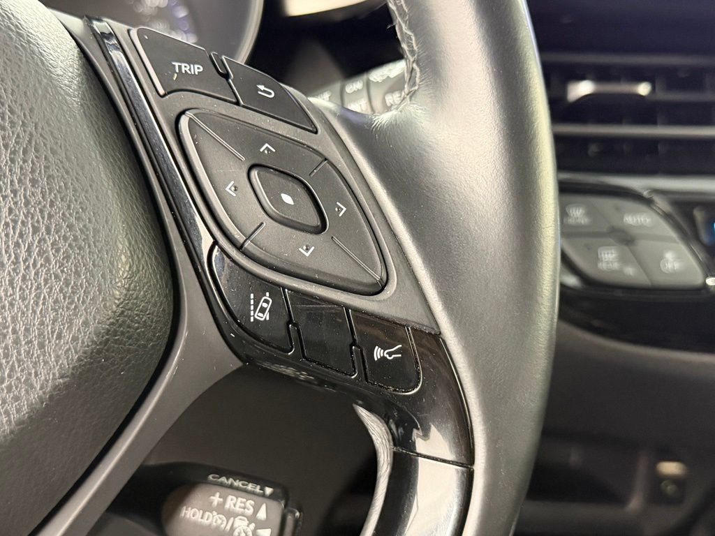 Used 2019 Toyota C-HR XLE FWD image 26
